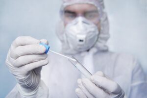 L’obbligo di card è insostenibile: necessari tre milioni di tamponi al giorno