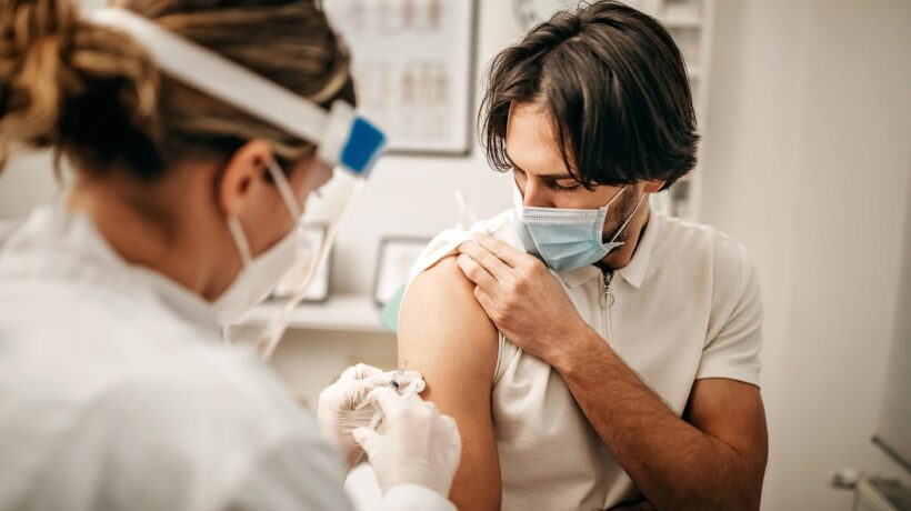 Pandemia e vaccino, due parole fuori luogo
