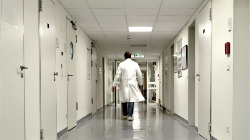 Facciamo scappare i medici italiani e chiamiamo i cubani