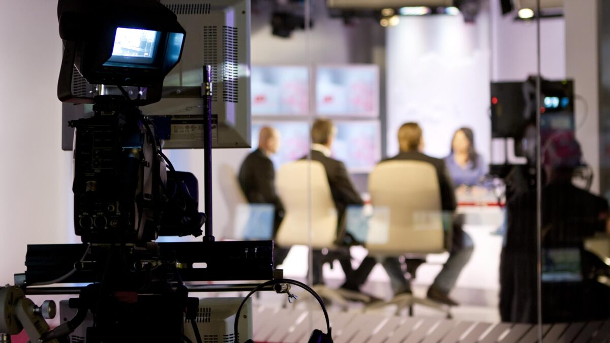 L’ospite tv infetto svela l’ipocrisia delle regole