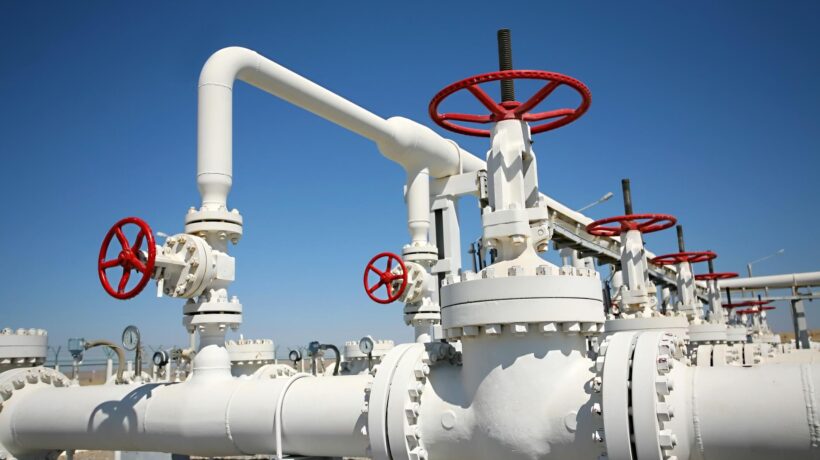 Il costo dell’energia fa chiudere le aziende. Ma l’Ue chiede più elettricità verde