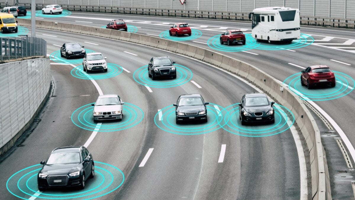 Guida autonoma e mezzi più leggeri. L’ecologia a discapito della sicurezza
