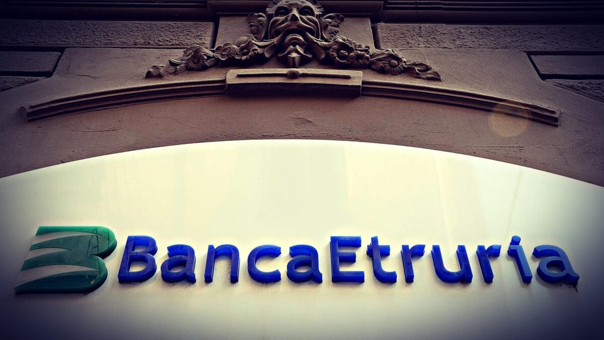 Per il crac Etruria 23 assoluzioni. I risparmiatori: «Bruciati milioni»
