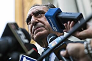 Alla Rai infornata di otto manager Pd. Ora l’assalto rosso a direttori di rete e tg