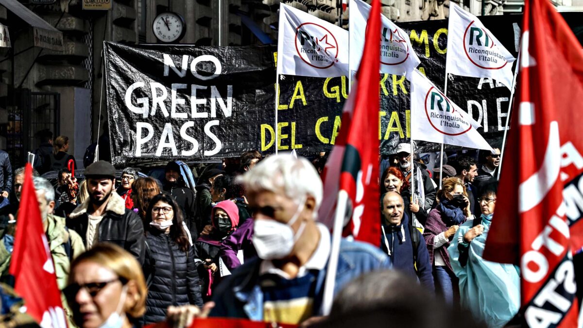La sinistra «no pax» sparge rancore e accusa di sovversione chi protesta