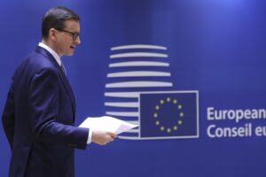 L’Europarlamento vota la risoluzione per tagliare i fondi alla Polonia