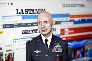I media hanno insabbiato la notizia: è la cronaca giudiziaria dello struzzo