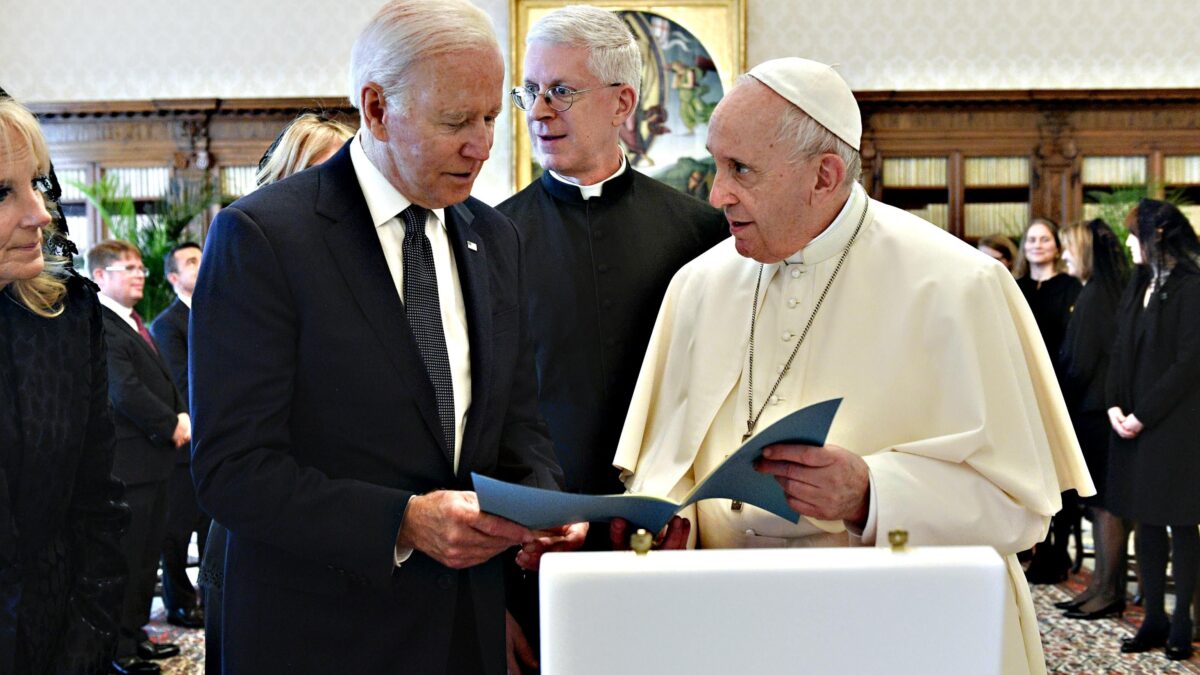 Biden Papa Francesco aborto migranti