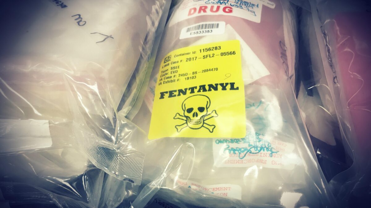 Il fentanil terrorizza gli Stati Uniti. Biden è nella morsa Cina-Messico