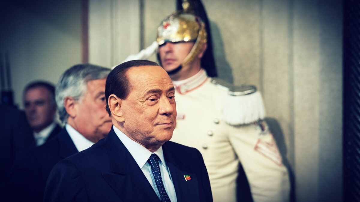 Nella partita a scacchi per il Colle c’è chi prepara la mossa del Cavaliere