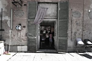 Case «scippate», qualcosa si muove. Fdi impegna il governo a intervenire