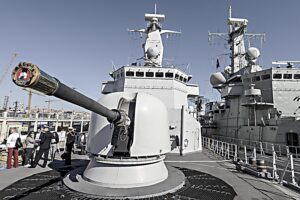 Fincantieri ferma. Allarme dei sindacati: finiranno all’estero i cannoni Oto Melara