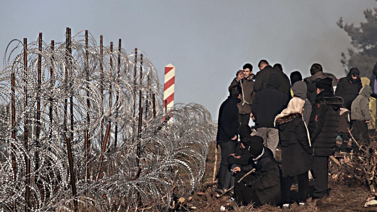 La Polonia ferma i bielorussi e il Muro va benissimo perché lo vuole la Germania