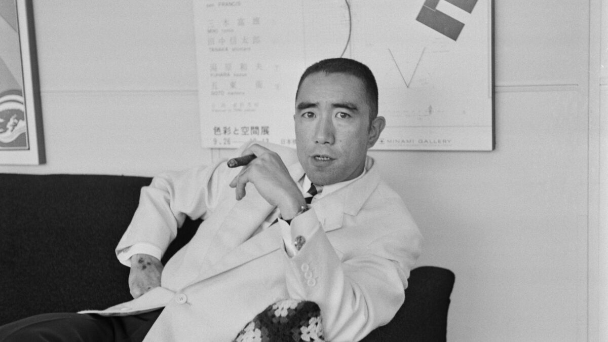 Effemeridi: il 25 novembre 1970 Yukio Mishima si toglieva la vita