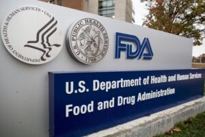 Fda chiede più di mezzo secolo per tirare fuori le carte su Pfizer