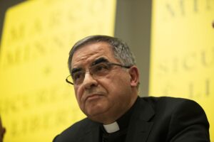 «Gli omissis del processo Becciu per tutelare indagini su altri reati»
