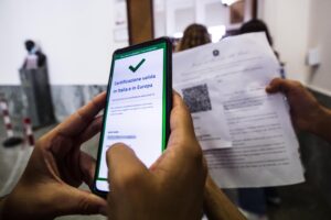 Col super pass addio privacy. Chi deve pagare per lavorare adesso finirà anche schedato