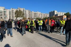 Denigrare le piazze non basta: ora le vogliono vietare