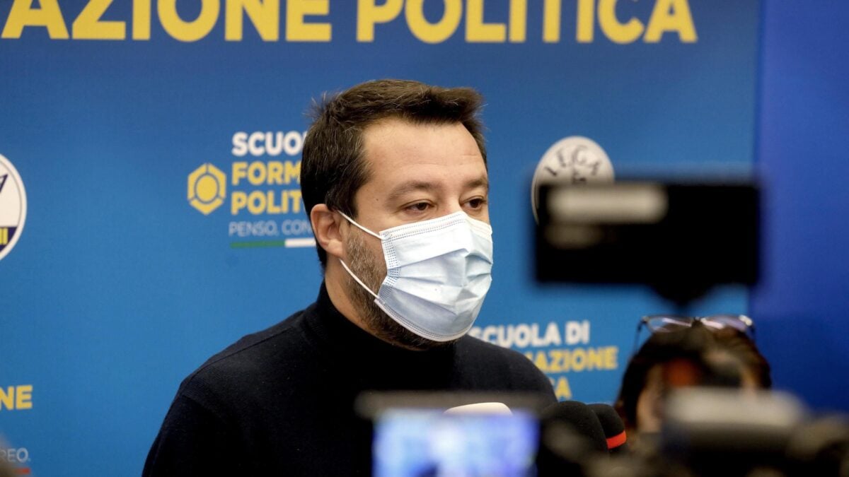 Salvini archivia i casi Ppe e Giorgetti: «Governo fermo sull’immigrazione»