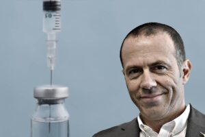 Massimiliano Romeo: «Guerra assurda tra vaccinati e no. Il pensiero unico zittisce la scienza»