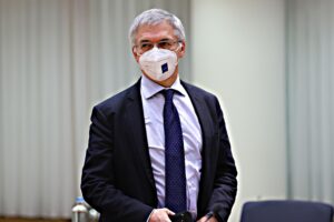 Manovra ancora ferma: si litiga sulle briciole
