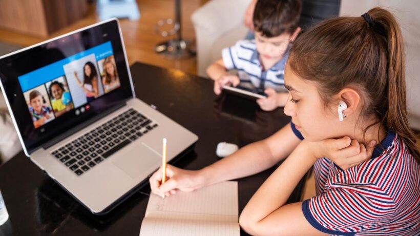Tra annunci e smentite torna la Dad con regole diverse per fasce d’età