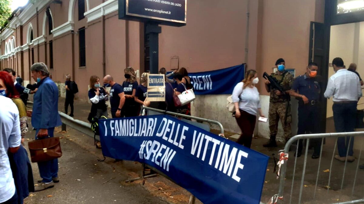 I familiari delle vittime si ribellano: «Commissione d’inchiesta da farsa»