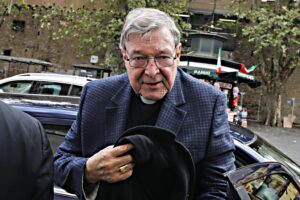 Arriva la vendetta del cardinale Pell. Potrà testimoniare contro Becciu