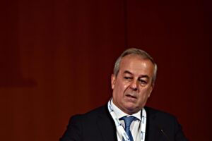Il cerchio si stringe attorno ai minori. Sprint per l’iniezione tra i 5 e gli 11 anni