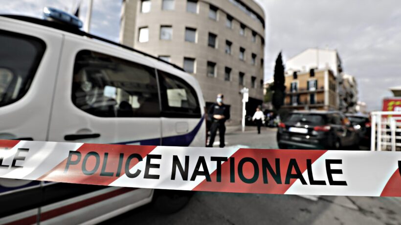 Sbarca in Italia, accoltella agente in Francia