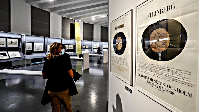 C’è «omofobia» pure alla mostra radical chic