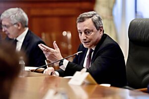 Tensioni su bonus edilizi e pensioni. Draghi corre a blindare la manovra