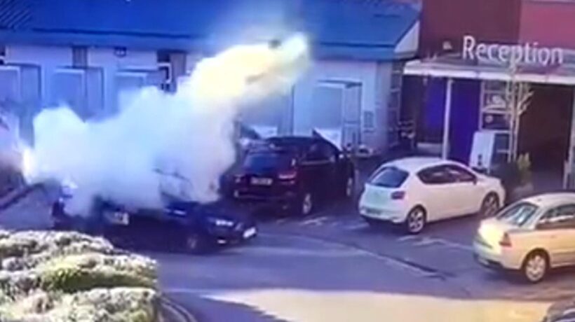 Tassista sventa l’attentato chiudendo in auto il kamikaze. È allerta terrorismo in Gb