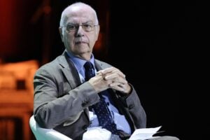 Sviste, dati errati e contraddizioni. Le virostar stanno dando i numeri