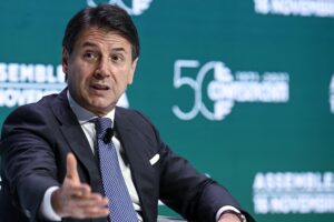 Giorno del bavaglio ma la Rai si fa beffe del diktat di Conte