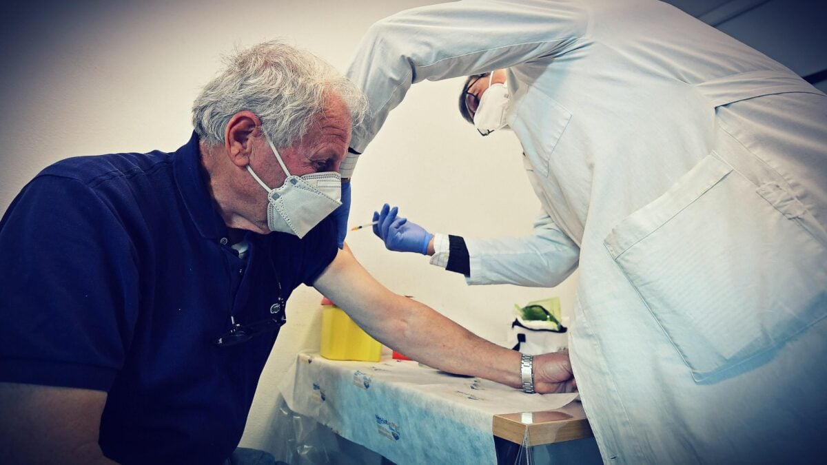 Obbligo di vaccino: perché è impossibile