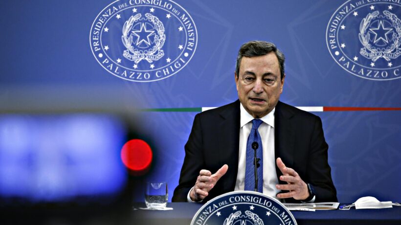 Draghi loda ancora il modello Italia, ma intanto confina i suoi cittadini