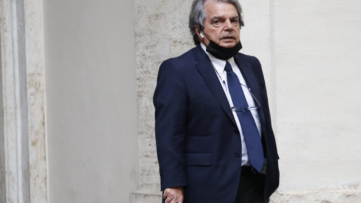 Il governo lavora alla morsa finale: la card senza stato d’emergenza