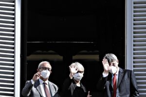 La paranoia immunitaria crea il dramma del lavoro. Ma i sindacati non ci sono
