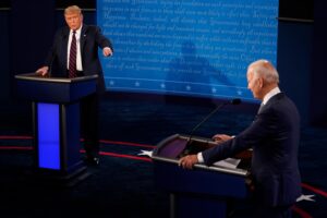 Biden disperato: loda Trump per scamparla