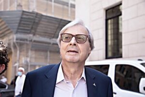 Sgarbi: «L’intellettuale deve stare sui social. Sennò vince Fedez»