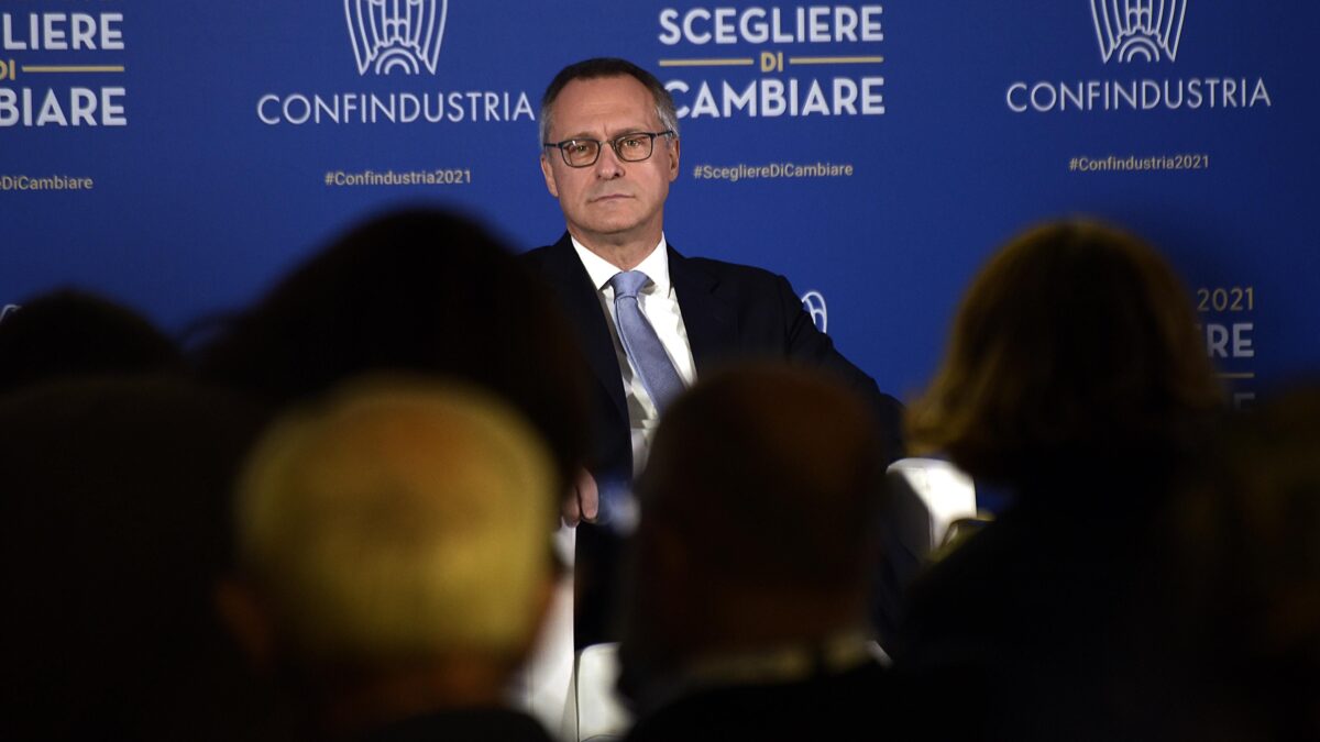 Per Bonomi il Pil è fermo per colpa dei no vax