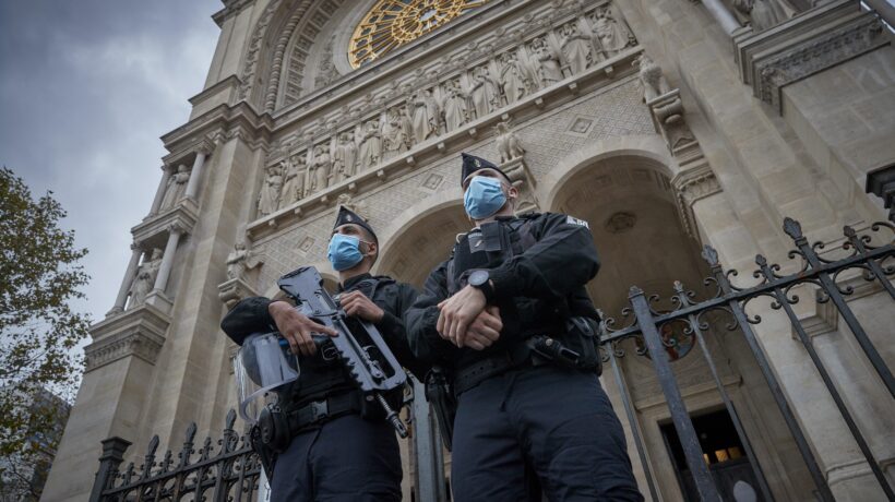 La via crucis dei cristiani francesi: 686 attacchi a chiese e sacerdoti
