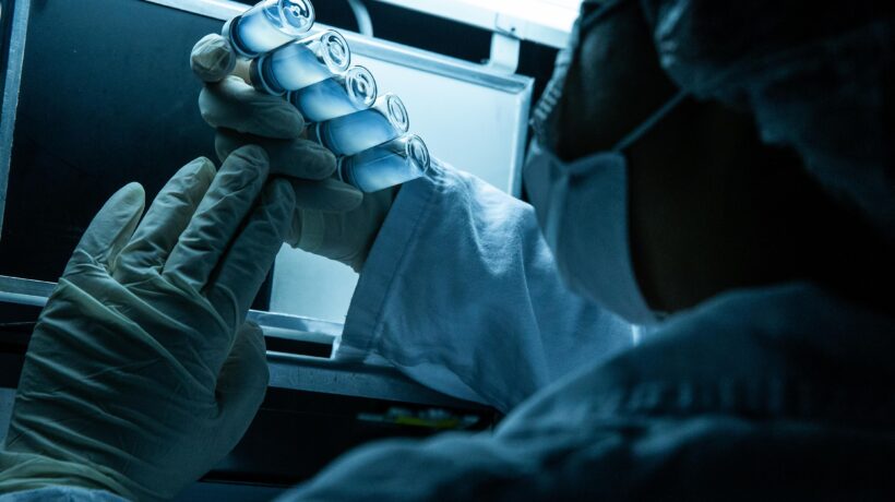 Il Covid prosciuga il mercato dei vaccini: mancano le materie prime