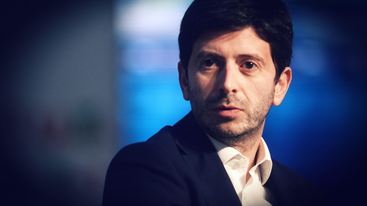 «Vaccino obbligatorio per lavorare»