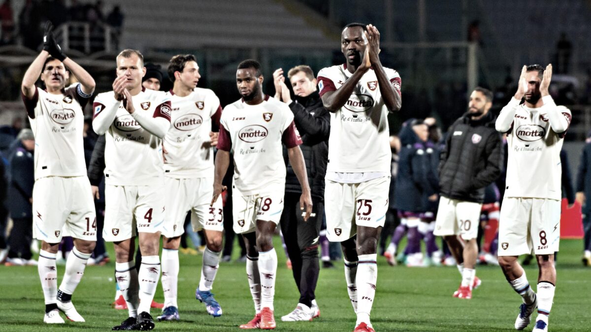 Il palazzo del calcio sta crollando di nuovo