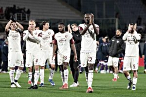 Il palazzo del calcio sta crollando di nuovo