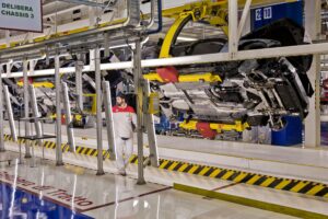 La Commissione Ue vuole comandare la nostra industria