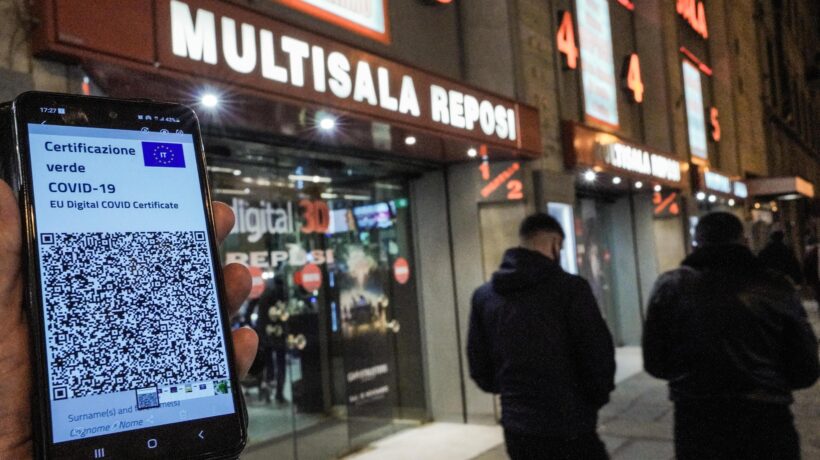 Obbligo di pass e cambi di colore: il rebus divieti fa scappare i turisti
