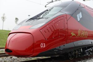 Mi fronteggia la crisi di iscrizioni: «Sconti sui treni per chi aderisce»